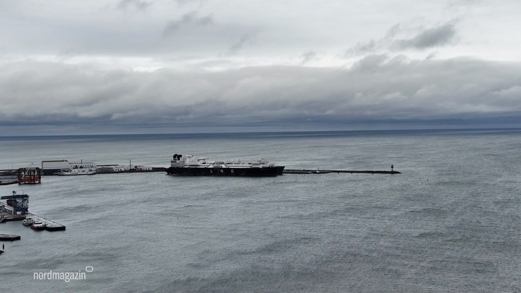 LNG-Terminal auf Rügen ist Touristenattraktion