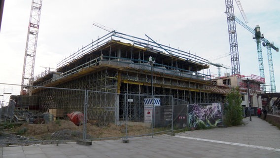 Blick auf die Baustelle des Digital Art Museums in der Hamburger Hafencity. © Screenshot 