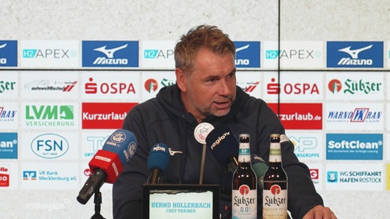 Bernd Hollerbach Trainer F.C. Hansa Rostock. © Screenshot 