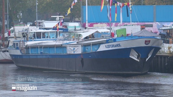 Ein Schiff liegt auf dem Trockenen. © Screenshot 