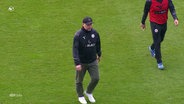 Trainer Bernd Hollerbach wurde bei Hansa Rostock von seinen Aufgaben entbunden. © Screenshot 