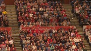 Zuschauertribüne beim Handballspiel HSV gegen Hannover-Burgdorf. © Screenshot 