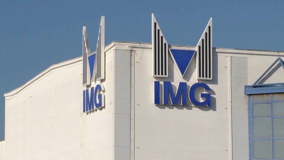 Fassade mit Logo der Firma IMG in Rostock: IMG hat Insolvenz angemeldet © Screenshot 