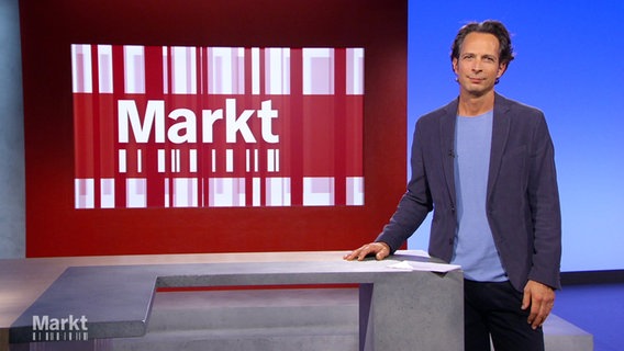 Moderator Jo Hiller im Studio © Screenshot 