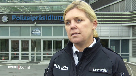 Sandra Levgrün, Sprecherin der Polizei Hamburg © Screenshot 