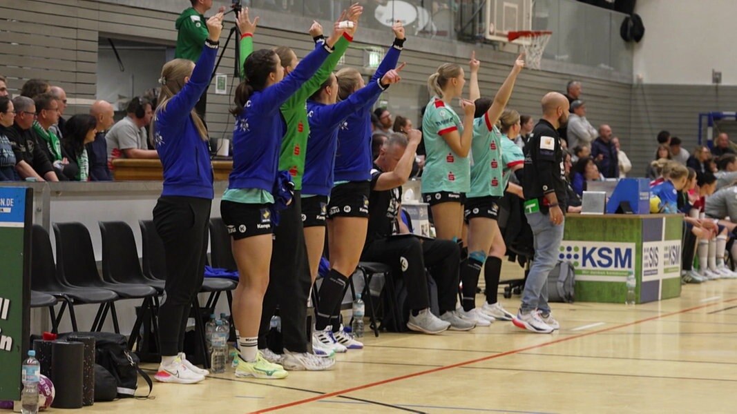 Rostocker Handballerinnen mit Derbysieg gegen Schwerin