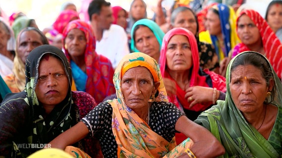 Einige Frauen in Indien. © Screenshot 