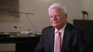 Ex-Bundespräsident Joachim Gauck im Interview mit dem NDR MV zum Mauerfall und dem 9. November. © Screenshot 