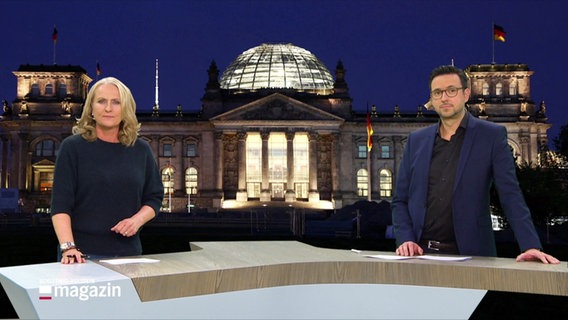 Harriet Heise und Christopher Scheffelmeier moderieren das Schleswig-Holstein Magazin um 19:30 Uhr. © Screenshot 