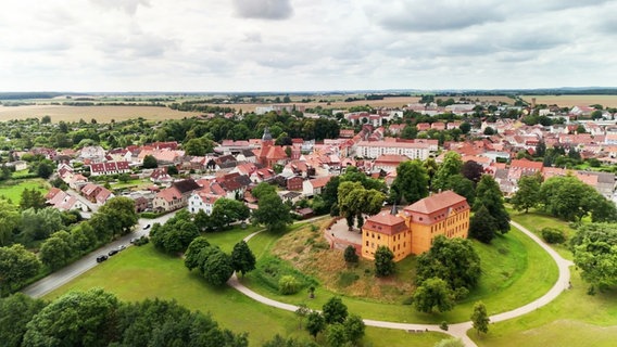 Schloss Stavenhagen (Luftbild) © Screenshot Foto: NDR