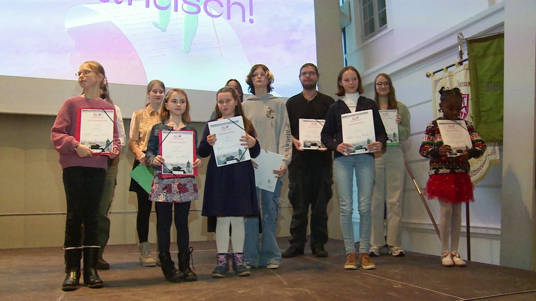 "Voll romantisch": Erster Kinder- und Jugendliteraturpreis vergeben