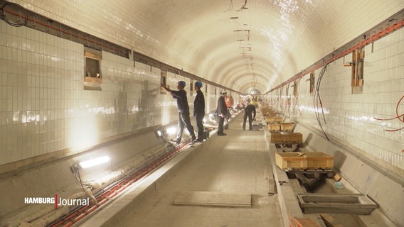 Sanierungsarbeiten im Alten Elbtunnel. © Screenshot 