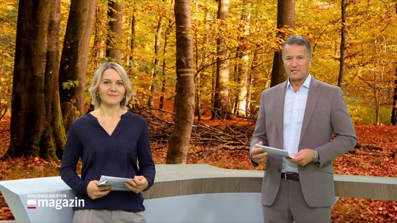 Marie-Luise Bram und Gerrit Derkowski moderieren das Schleswig-Holstein Magazin. © Screenshot 