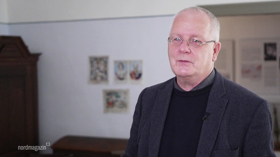 Der Museumsdirektor in Hagenow, Henry Gawlick, an seinem letzten Tag vor dem Ruhestand. © Screenshot 