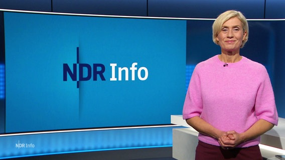 Susanne Stichler moderiert NDR Info. © Screenshot 