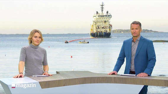 Marie-Luise Bram und Gerrit Derkowski moderieren das Schleswig-Holstein Magazin um 19:30 Uhr. © Screenshot 