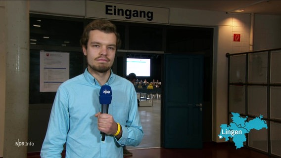 NDR-Reporter Göran Ladewig berichtet live aus Lingen. © Screenshot 