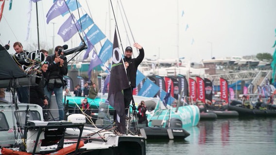 Boris Herrmann bei seiner Abfahrt zur Vendée Globe. © Screenshot 