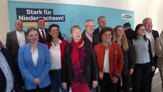 Politiker der CDU Niedersachsen posieren für ein Foto. © Screenshot 