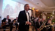 Die Pasternack Bigband beim NDR Jazztime-Bigband-Ball im Warnemünder Neptun Hotel. © Screenshot 