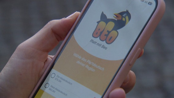Ein Handydisplay zeigt die Sprachlern-App BEO © Screenshot 