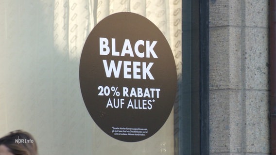 Ein Schild mit der Aufschrift "Black Week". © Screenshot 