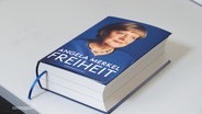 Angela Merkels Buch "Freiheit" © Screenshot 