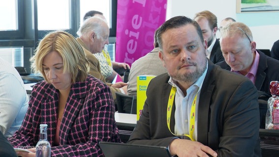 René Domke auf einem Landesparteitag der FDP in Mecklenburg-Vorpommern. © Screenshot 