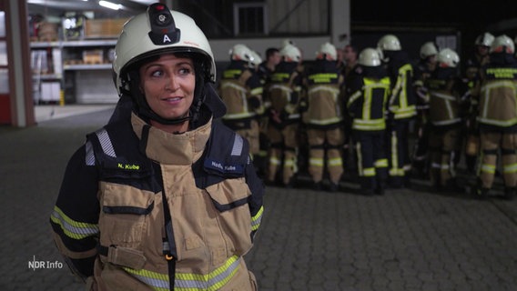 Die Feuerwehrfrau Nadine Kube. © Screenshot 