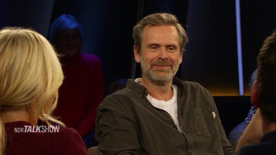 Schauspieler Matthias Matschke zu Gast in der NDR Talk Show © Screenshot 