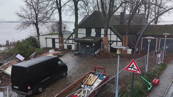 Blick auf Sagebiels Fährhaus in Hamburg-Blankenese. © Screenshot 