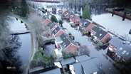 Häuser und Straßen standen in Lilienthal unter Wasser (Archivbild). © Screenshot 