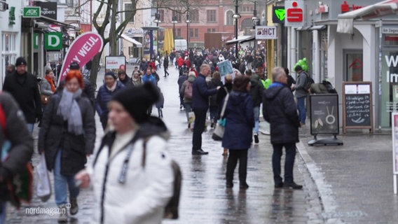 Die Einkaufsstraße in Rostock. © Screenshot 