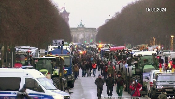 Bauernprotest vor dem Brandenburger Tor am 15.01.2024 © Screenshot 