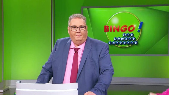 Michael Thürnau moderiert Bingo. © Screenshot 