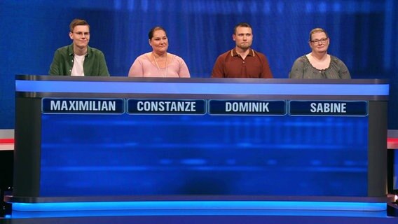 Teilnehmende einer Quizshow. © Screenshot 