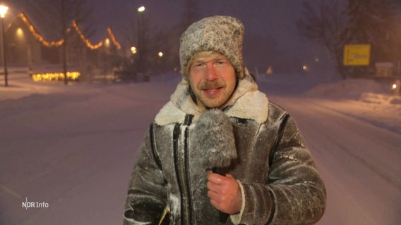 Reporter Tino Nowitzki bericht aus dem verschneiten Harz. © Screenshot 