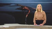 Alexandra Bauer moderiert das Schleswig-Holstein Magazin um 18:00 Uhr. © Screenshot 