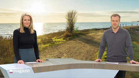 Henrik Hanses und Gabi Lüeße moderieren das Schleswig-Holstein Magazin. © Screenshot 