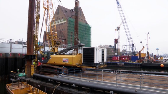 Baustelle an der Kaianlage im Rostocker Stadthafen © Screenshot 