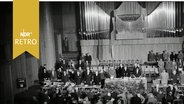 Großer Sendesaal des NWDR-Funkhauses Köln mit Abgeordneten einer Bundestagssitzung 1953. © Screenshot 