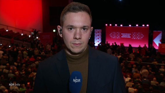 Reporter Johannes Koch berichtet live von der Auftaktveranstaltung der SPD im Bundestagswahlkampf aus Wolfsburg. © Screenshot 