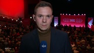 Reporter Johannes Koch berichtet live von der Auftaktveranstaltung der SPD im Bundestagswahlkampf aus Wolfsburg. © Screenshot 