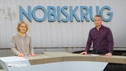 Moderatorin Marie-Luise Bram und Moderator Gerrit Derkowski im Studio © Screenshot 