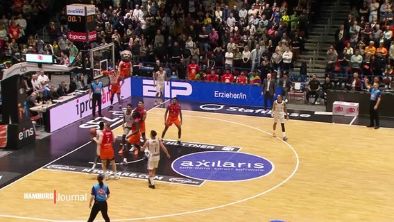 Spielszene aus der Basketball-Partie Hamburg Towers gegen Chemnitz © Screenshot 