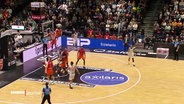 Spielszene aus der Basketball-Partie Hamburg Towers gegen Chemnitz © Screenshot 