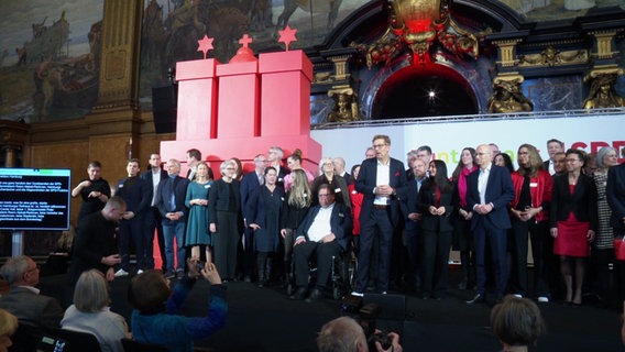 SPD-Fraktionschef Dirk Kienscherf begrüßt die Gäste beim Neujahrsempfang der SPD-Fraktion im Hamburger Rathaus. © Screenshot 