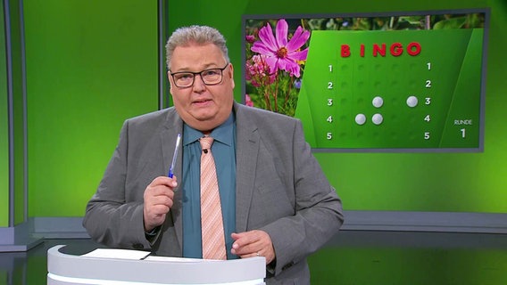 Michael Thürnau moderiert Bingo. © Screenshot 