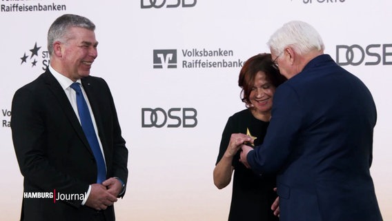 Bundespräsident Steinmeier überreicht den "Großen Stern des Sports". © Screenshot 