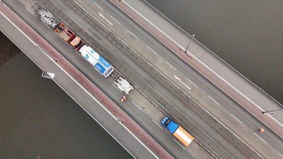 Drohnenaufnahme der Bürgermeister-Smidt-Brücke in Bremen. © NDR 